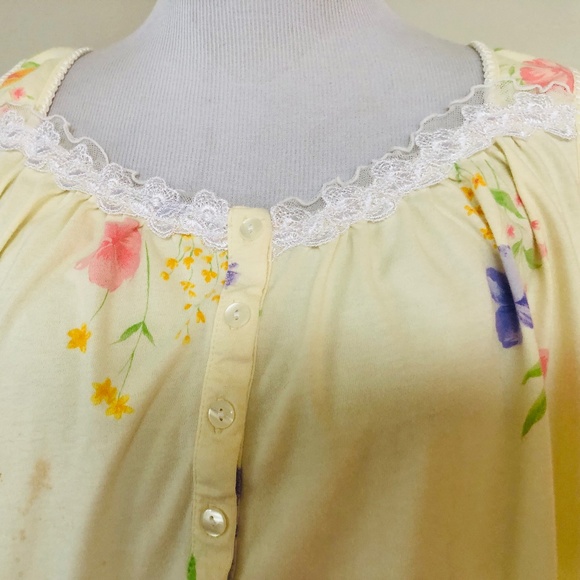 Yellow Floral Sleeveless Square Neck Medium Nightgown SECRET TREASURES - Picture 3 of 9